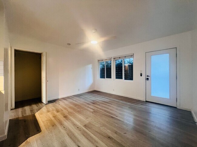 Foto del edificio - 5525 Harold Way