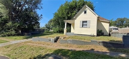 Building Photo - 2614 S 19th St
