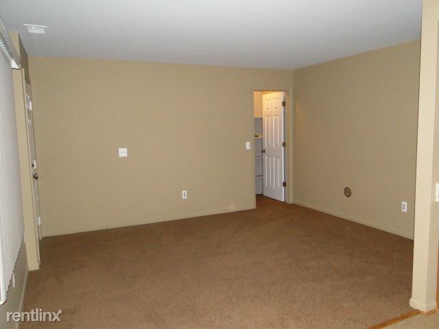 Building Photo - 15852 Orchard Ln