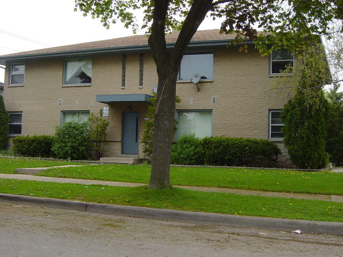 Primary Photo - 9200 W Sheridan Ave