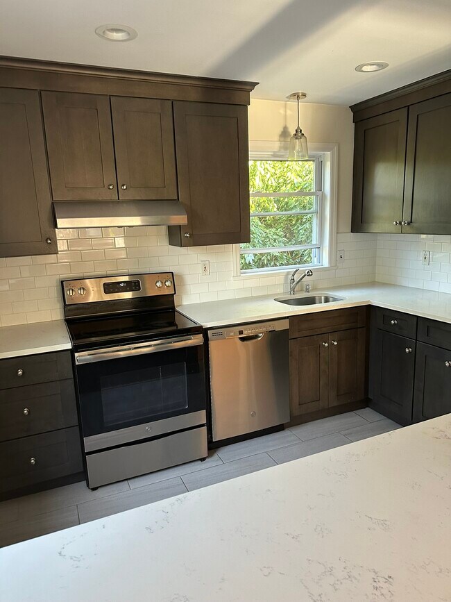 Foto del edificio - 30 Summit Rd