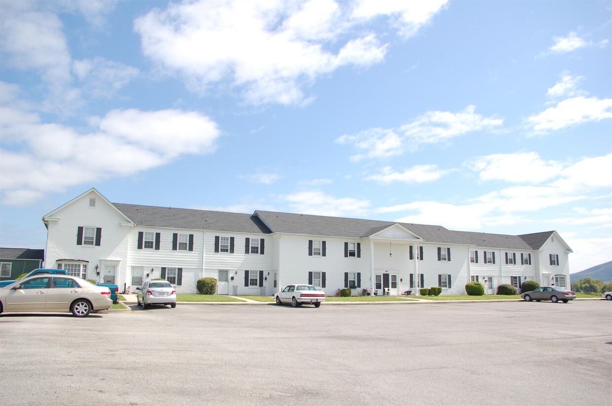 Primary Photo - 6500 Carefree Ln