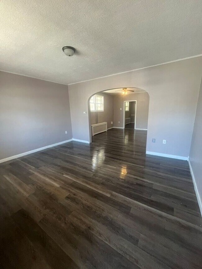 Foto del edificio - 4 Bedroom 1.5 Bath