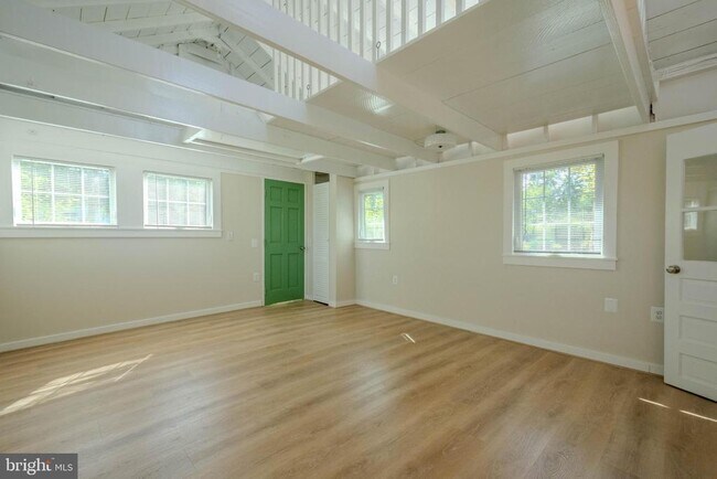 Foto del edificio - 6062 Drum Point Rd
