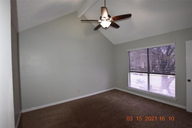 Building Photo - 8519 Sands Point Dr