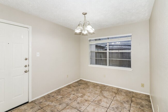 Building Photo - 14214 Bateau Dr