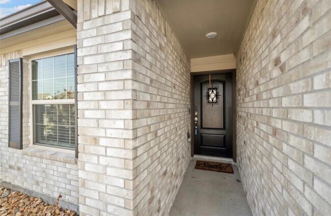 Foto del edificio - 3011 Azalea Pt