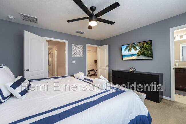 Building Photo - 269 Primrose Dr