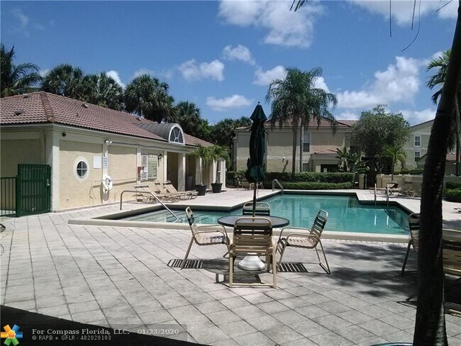 Pool - 875 Riverside Dr