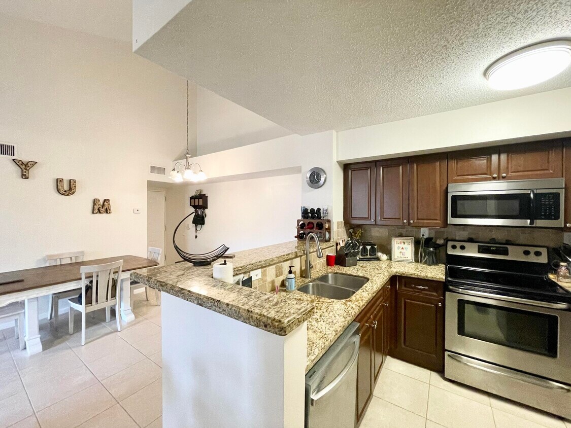 Primary Photo - 7912 Sonoma Springs Cir