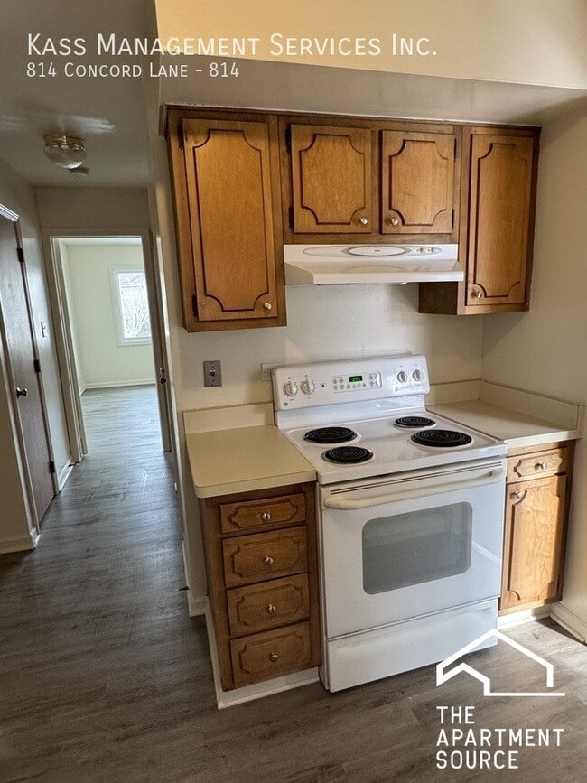 Building Photo - 814 Concord Ln