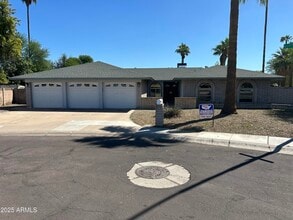 Building Photo - 7211 N 46th Ave