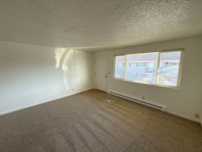 Building Photo - 1015 SW 5th Ave