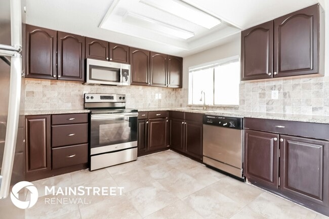 Foto del edificio - 6230 Westport Dr