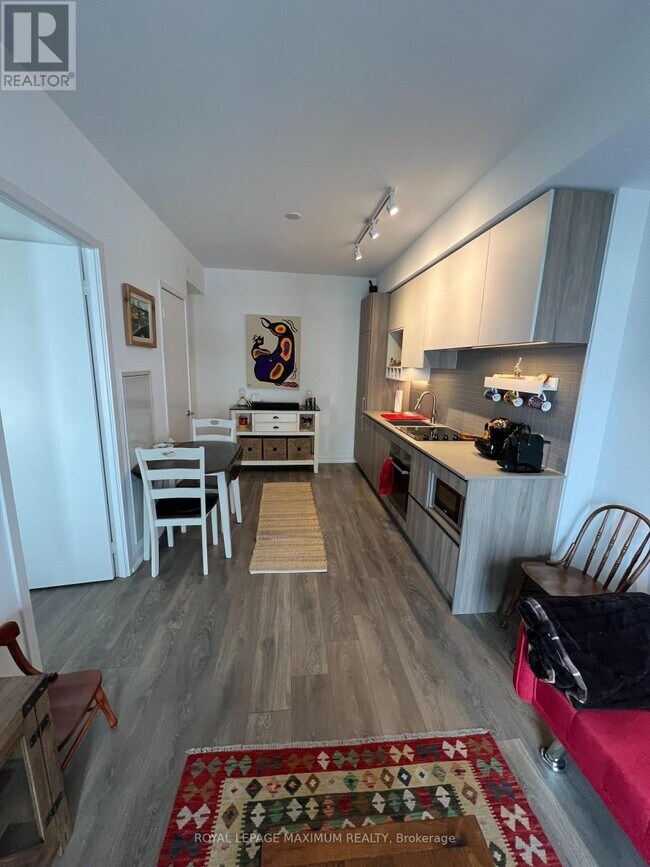 Photo du bâtiment - 950 Portage Pkwy