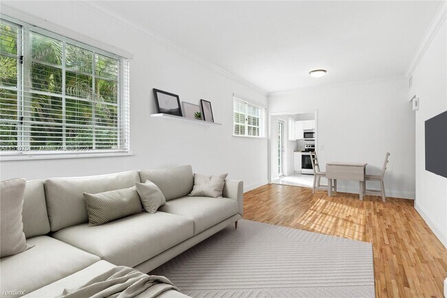 Foto del edificio - 3 br, 2 bath House - 3808 Ponce de Leon Blvd