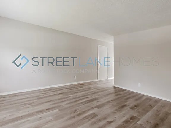 Foto del edificio - 8019 Roy Rd