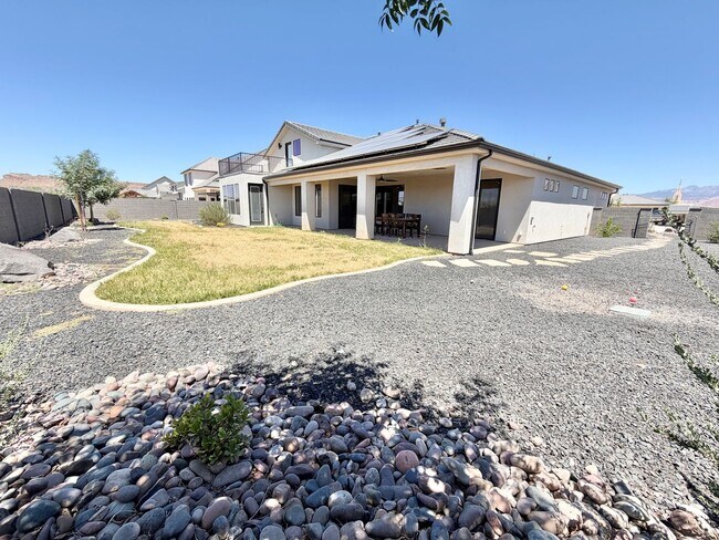 Foto del edificio - 3134 Blue Heron Dr