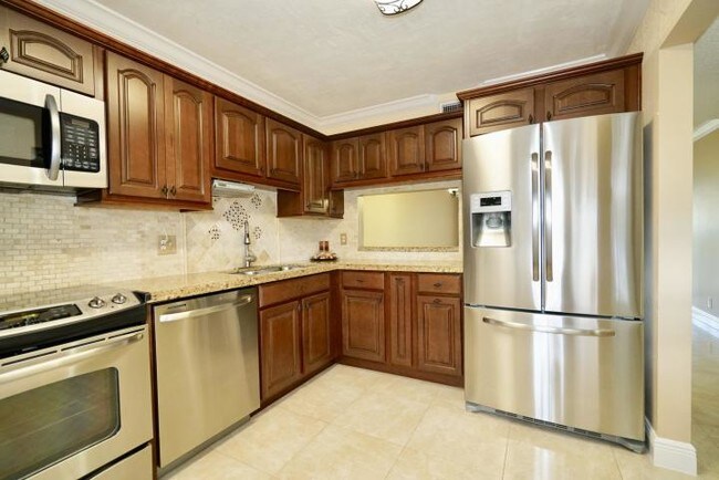 Foto del edificio - 3011 Linton Blvd