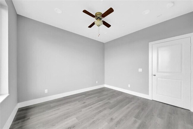 Foto del edificio - 1100 Hwy 90 W