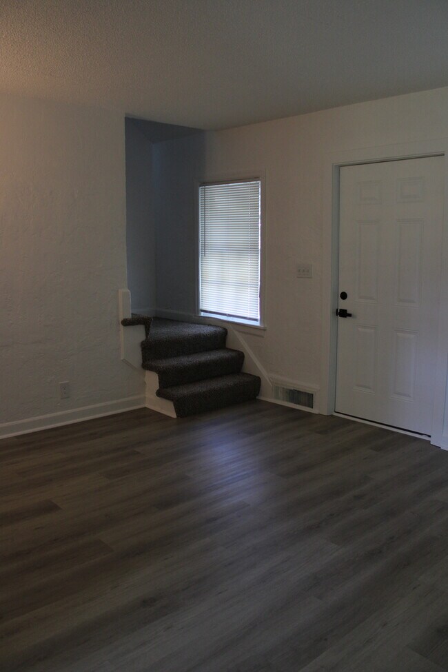 Foto del edificio - 2bed 1 bath newly updated property in Midtown