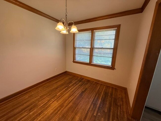 Building Photo - 4644 S Renshaw Dr