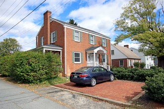 Building Photo - 2323 Fontaine Ave Ext