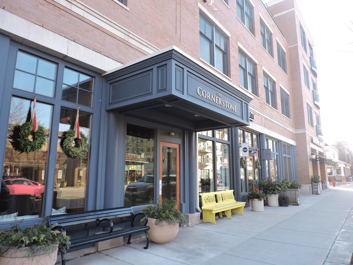 Cornerstone & Ravenna Apartments Apartments in Shorewood, WI