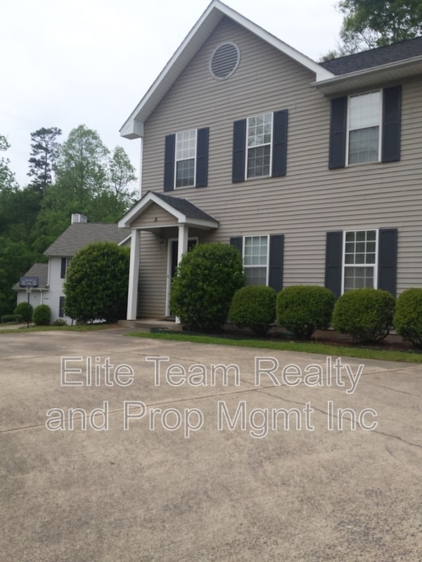 Building Photo - 802 Selwyn Oaks Ct