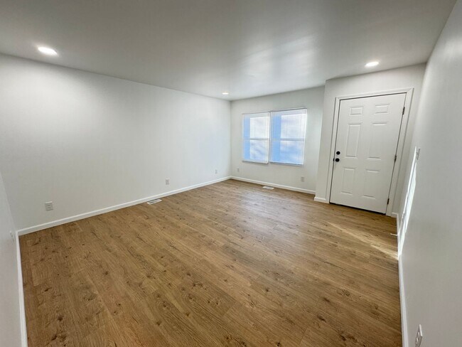 Foto del edificio - 3 Bedroom, 1 bath house with a bonus room