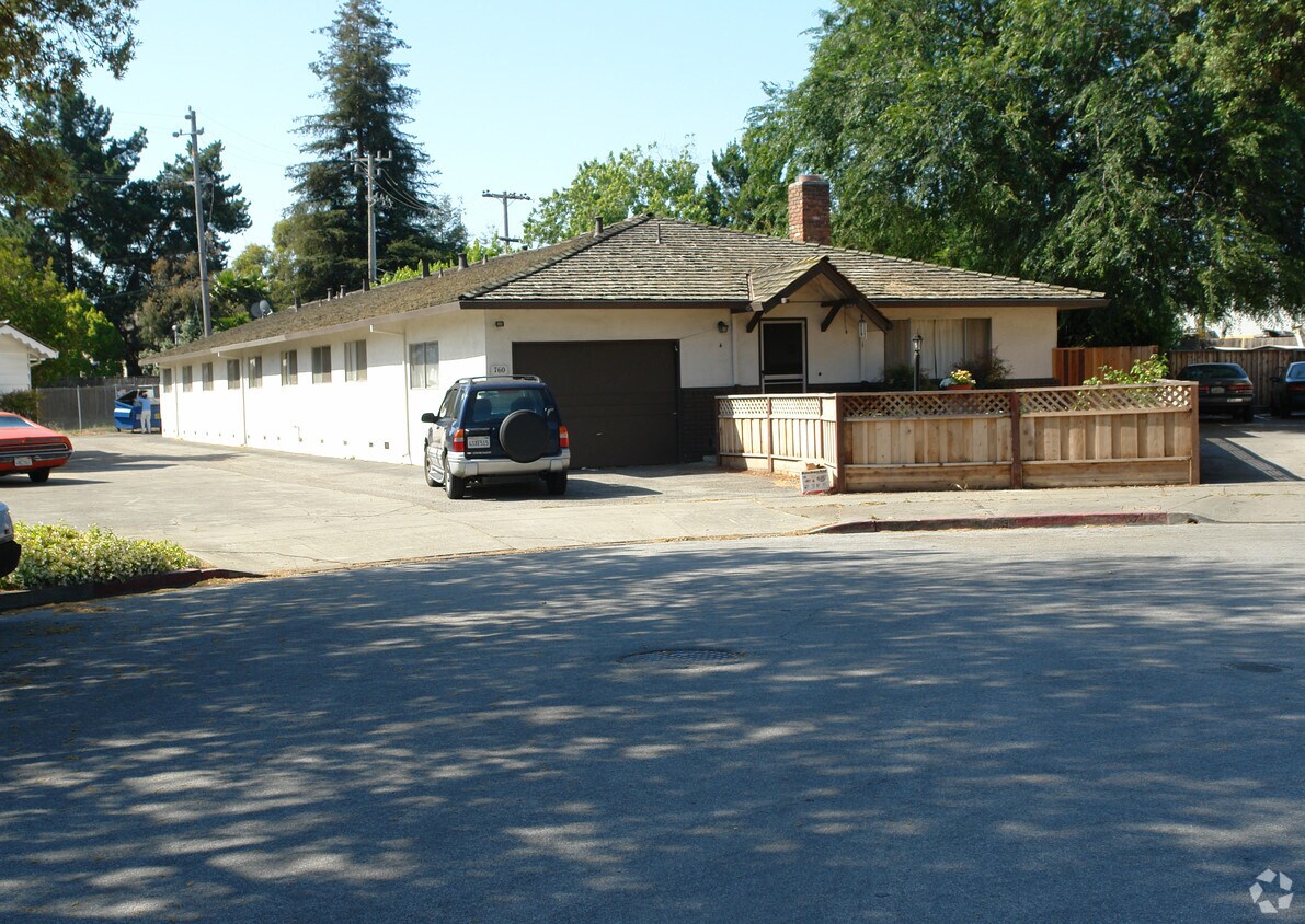 Primary Photo - 760 Golden Oak Dr