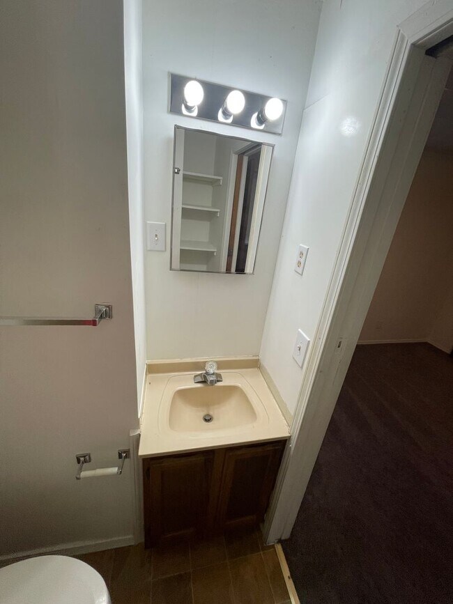 Building Photo - 341 Central Ave