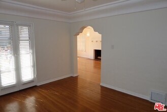 Building Photo - 1104 N Maryland Ave