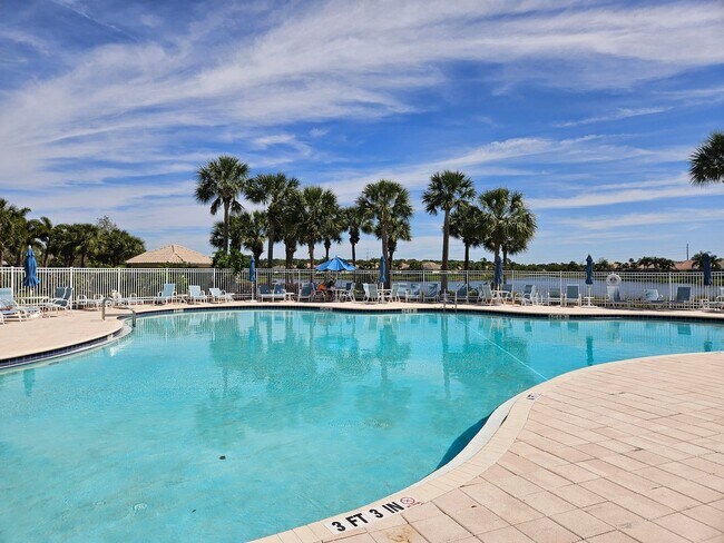 Foto del edificio - Annual Unfurnished 2-Bedroom 2-Bathroom Single Family Attached Home located in the Isles of Saras...