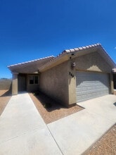 Building Photo - 3641 Cam Del Rancho