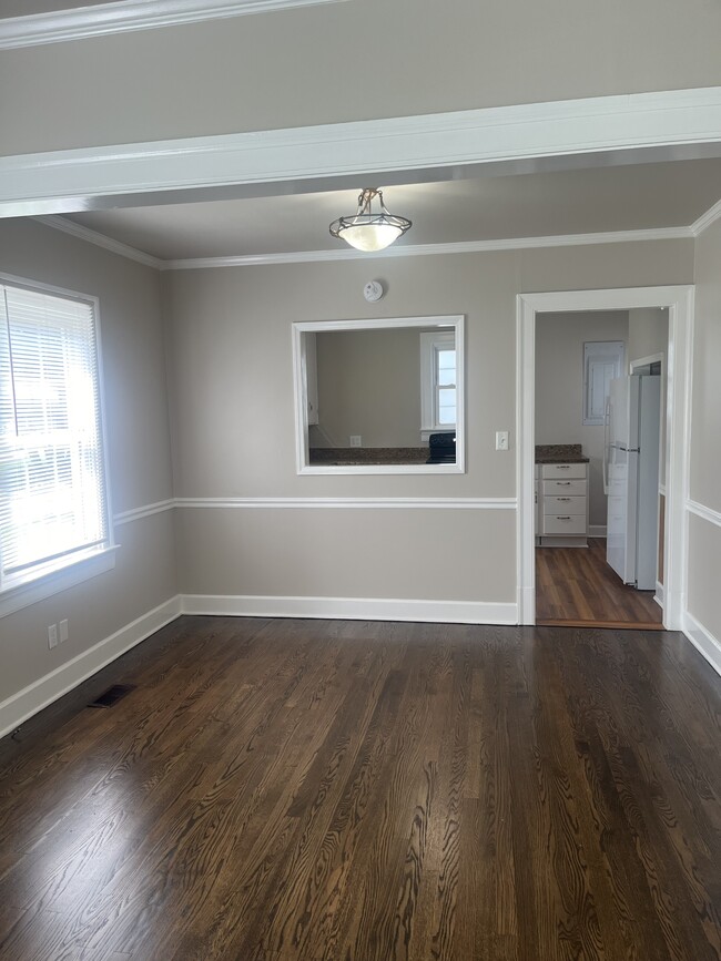 Comedor - 1402 N Tennessee Blvd