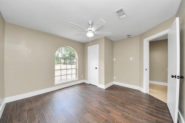 Building Photo - 11811 Campos Dr