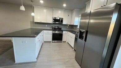 Building Photo - 305 Tricha Cir SW