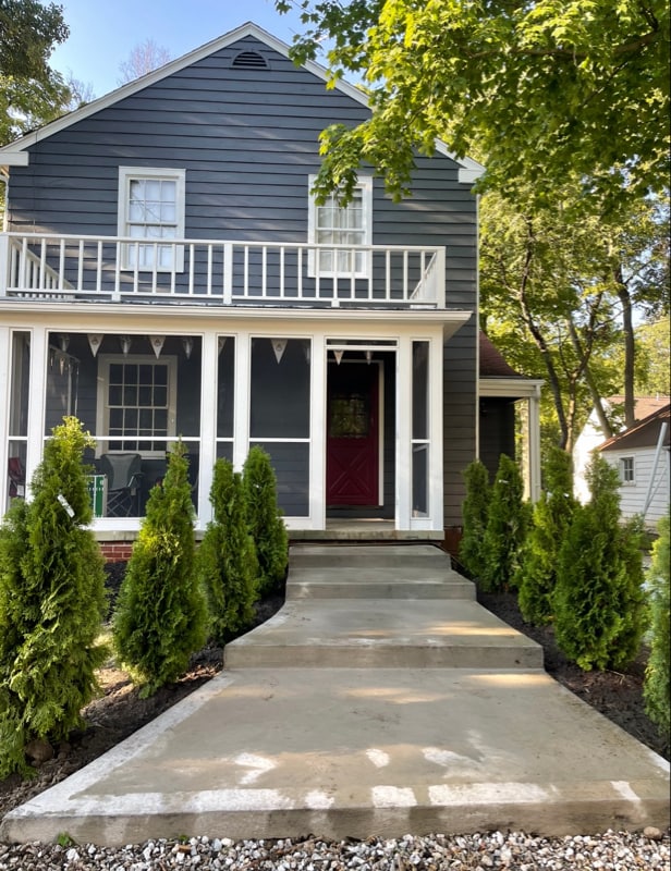 Primary Photo - 612 Robinson St