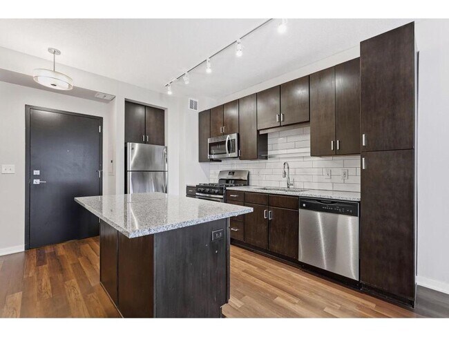 Building Photo - 497 S Marquette Ave