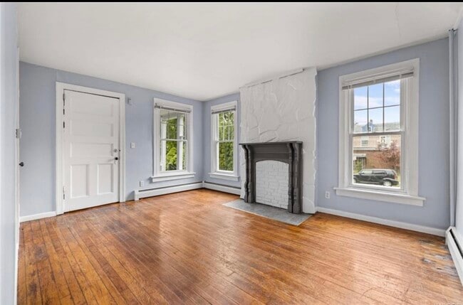 Building Photo - 619 Elmwood Ave