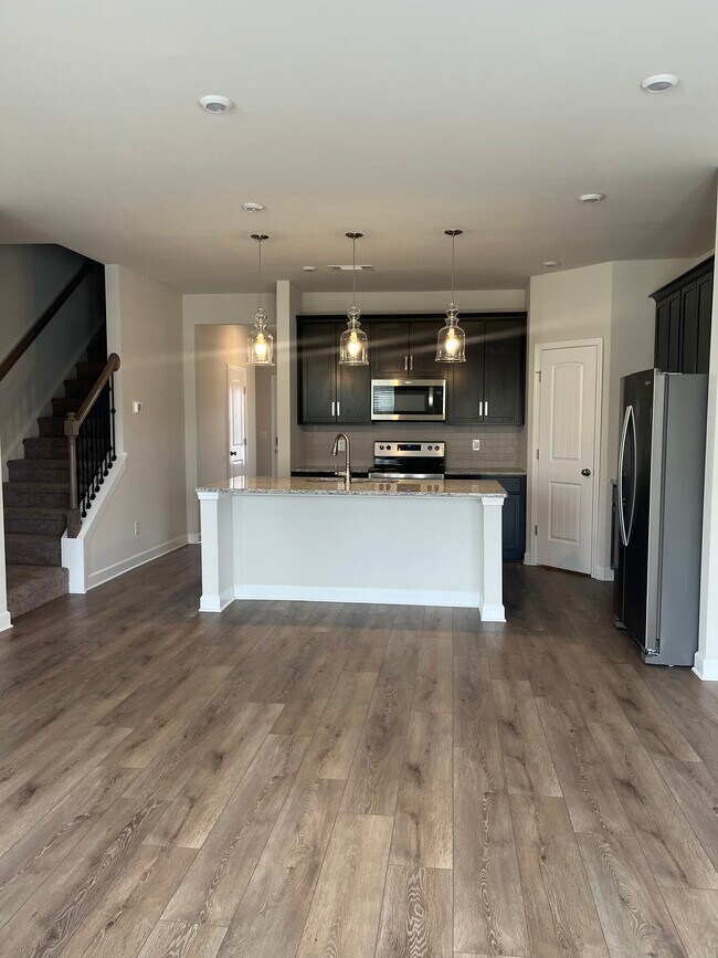 Building Photo - 3017 Duvall Dr