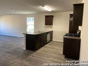 Foto del edificio - 9831 Marbach Crest