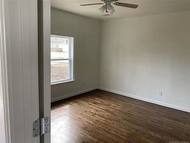 Building Photo - PRICE DROP!! Stunning 4 Bed 2 Bath Home on...