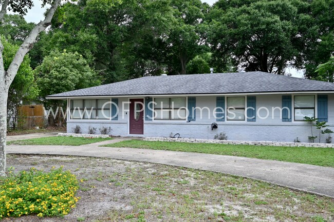 Foto del edificio - AVAILABLE NOW!