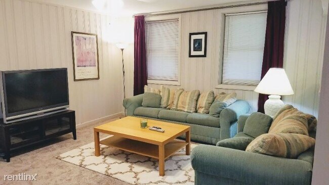 Foto del edificio - 2221 Spring Creek Rd