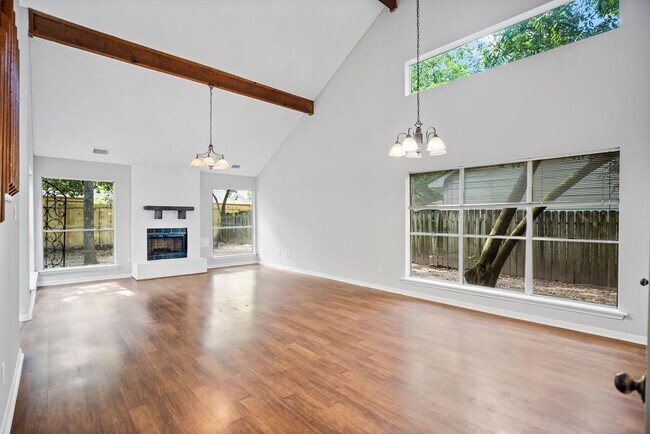 Building Photo - 22 S Rain Forest Ct