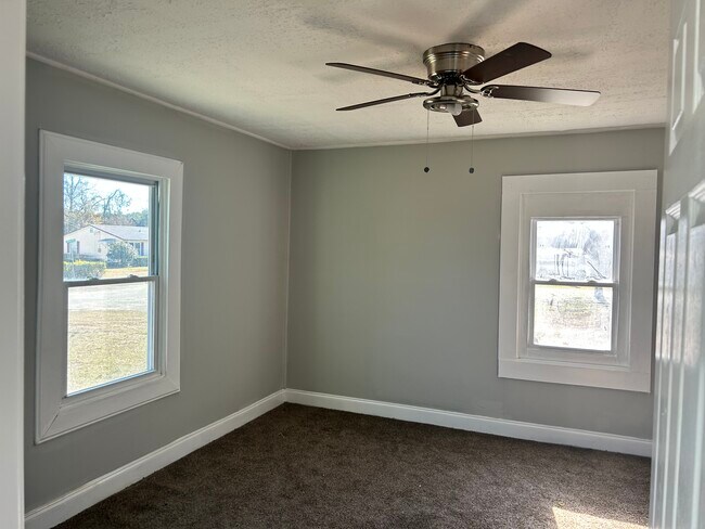 Foto del edificio - 762 Tallman Cir