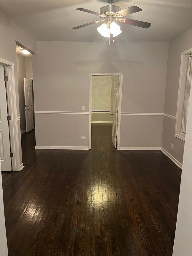 Living Room - 7034 S Rhodes Ave