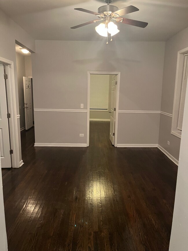 Living Room - 7034 S Rhodes Ave